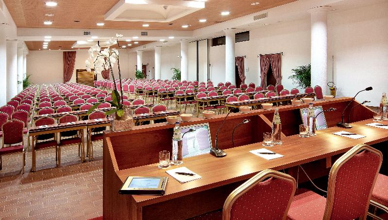 Konferencer