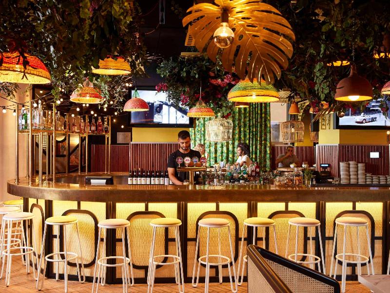 Bar