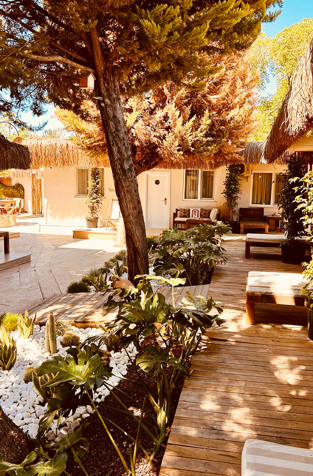 Hotellets indbydende have
