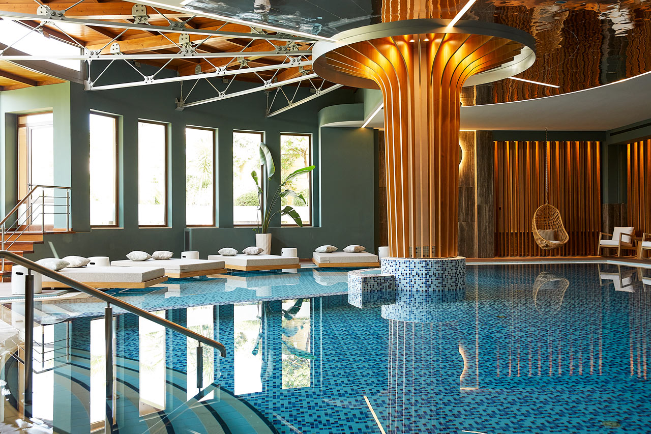 Indendørspoolen i hotellets spaafdeling