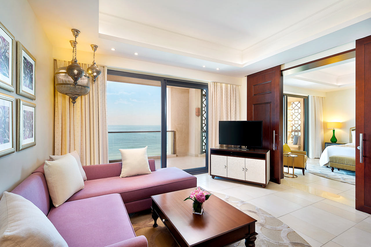 Al Dana suite med havudsigt