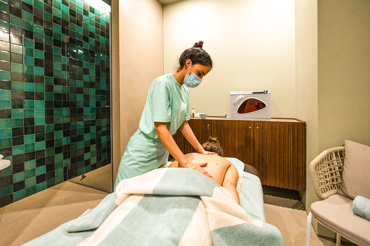 Forkæl dig selv med massage i hotellets spaafdeling