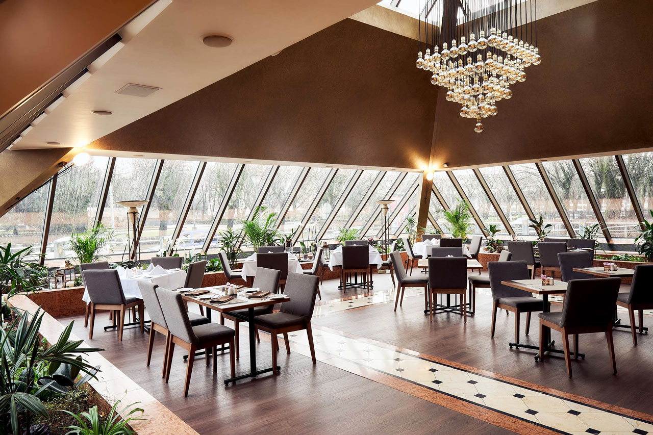 A la carte-restaurant med internationale retter