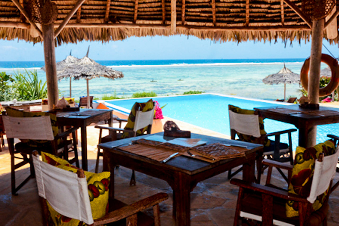 Restaurant og bar ved poolen