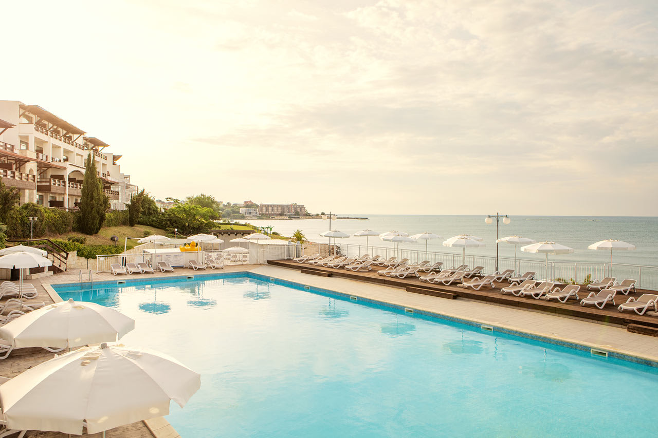 Pool ved stranden